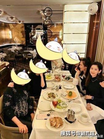 奶茶妹妹生下第米乐M6 M6米乐2胎后消失一年竟瘦回颜值巅峰近照曝光美翻网友(图3)