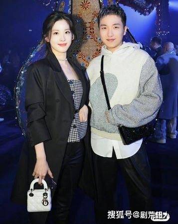 奶茶妹妹生下第米乐M6 M6米乐2胎后消失一年竟瘦回颜值巅峰近照曝光美翻网友(图4)