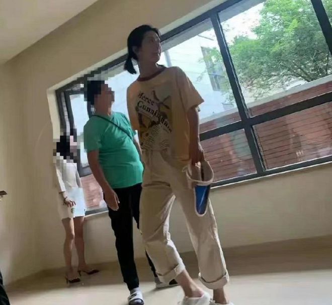 周杰伦多唱歌被罚钱还送奶茶“铁公鸡”张杰谢娜夫妻能模仿吗？米乐M6 M6米乐(图2)