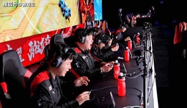 米乐M6 M6米乐KPL奶茶卸任主教练AG超玩会启用第二教练网友直言是祸不是福(图4)