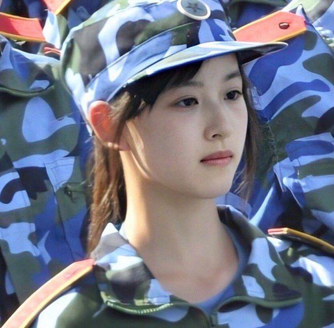米乐M6 M6米乐奶茶妹妹有多美？明明可以出道当明星她却选择当女总裁(图5)