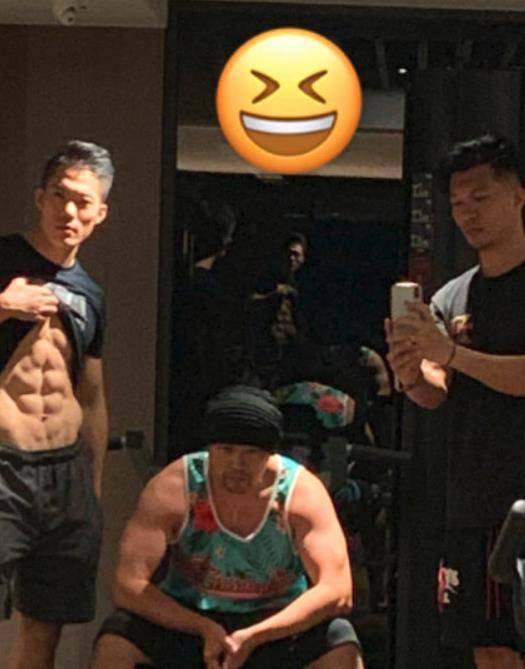 “奶茶伦”变“肌肉伦”周杰伦晒近照果然米乐M6 M6米乐之前是胖着玩而已(图3)