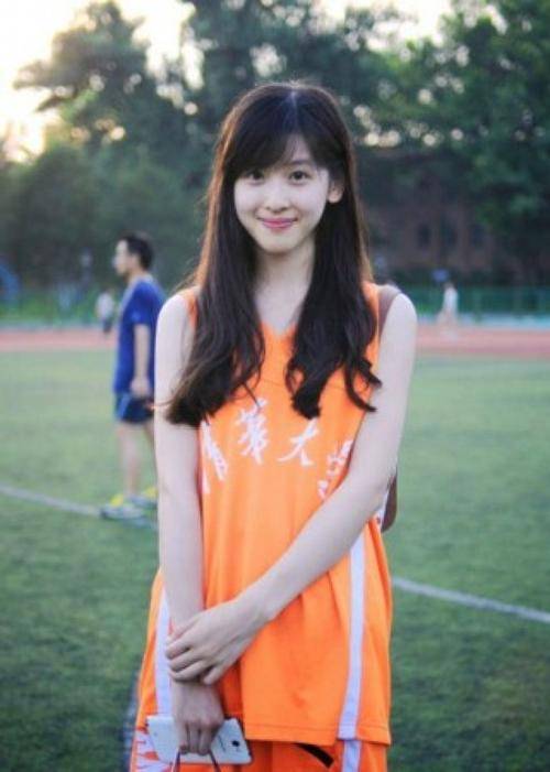 米乐M6 M6米乐从奶茶妹妹再到商业女强人章泽天是如何脱胎换骨的？(图6)