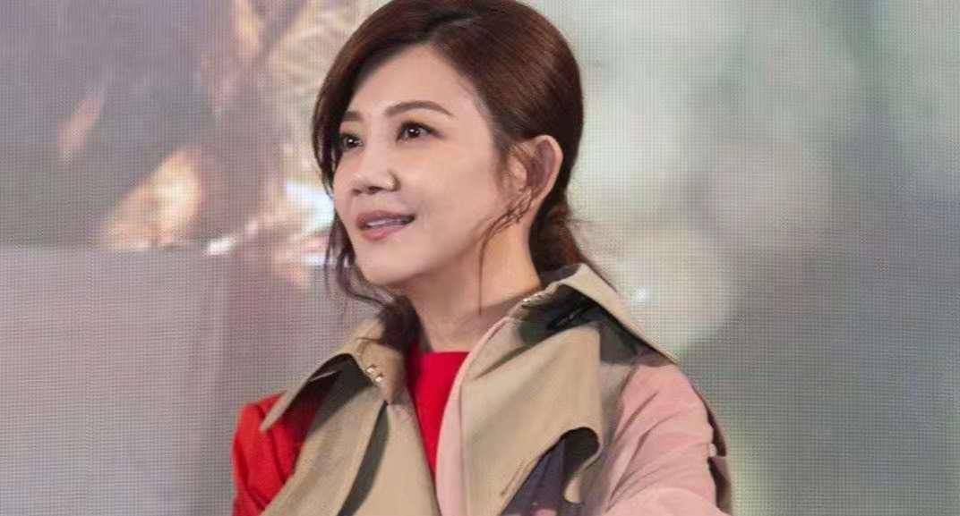 梁静茹曝婚后状态吃饭时收到甜品仅2个字令自己差点米乐M6 M6米乐落泪？(图8)