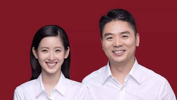 奶茶妹妹近照曝光！不站c位依旧吸睛融入名人圈还是挺挫M6 米乐的(图3)