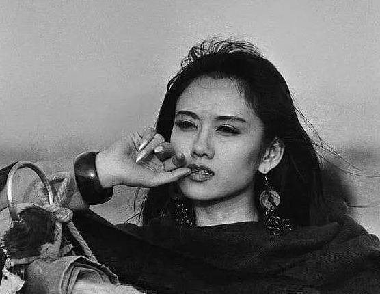 杨丽萍“耍大牌”？受邀品尝甜品却一口不动被米乐 M6吐槽活着真受罪？(图8)