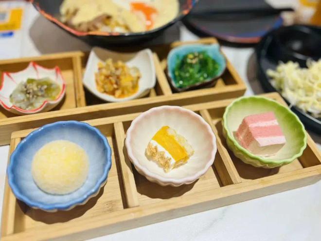 龙洞网红居酒屋「豚乐烧」36折开团！99元：猪颈肉串+鸡丸串+爆浆豚肉丼+蟹籽捞面10道菜+2饮品！米乐M6 M6米乐(图11)