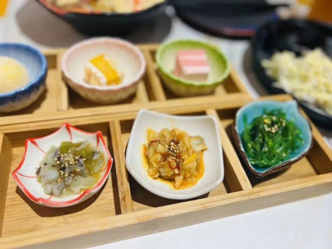 龙洞网红居酒屋「豚乐烧」36折开团！99元：猪颈肉串+鸡丸串+爆浆豚肉丼+蟹籽捞面10道菜+2饮品！米乐M6 M6米乐(图4)