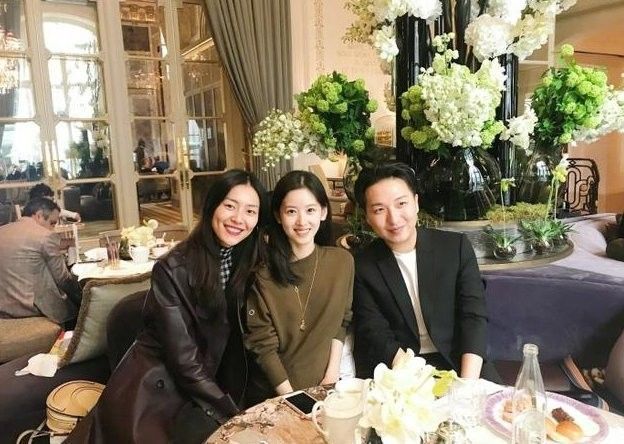 “奶茶妹妹”章泽天就是网红照妖镜谁还敢和她合影？米乐M6 M6米乐(图13)