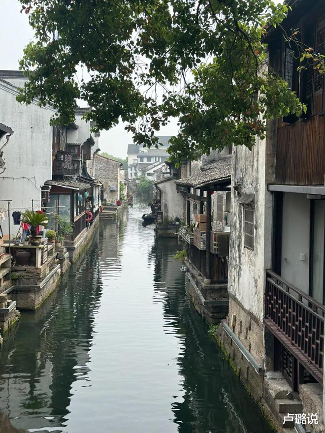 米乐M6 M6米乐“我也太难了！凌晨3点还在冒雨吃大排档！”(图6)